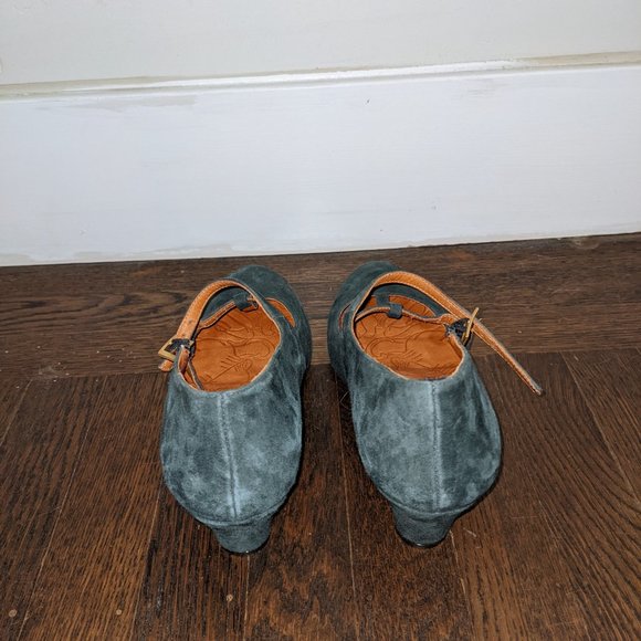 Chie Mihara Grey Suede Kitten Heel 9 - Picture 2 of 3